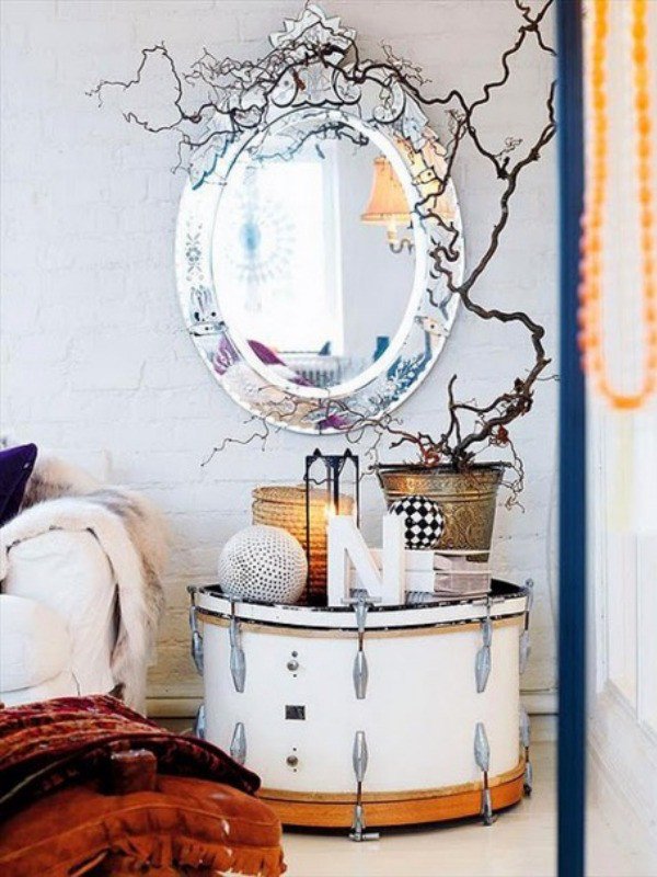 21 Ideas and Inspiration For Bedroom Small Table