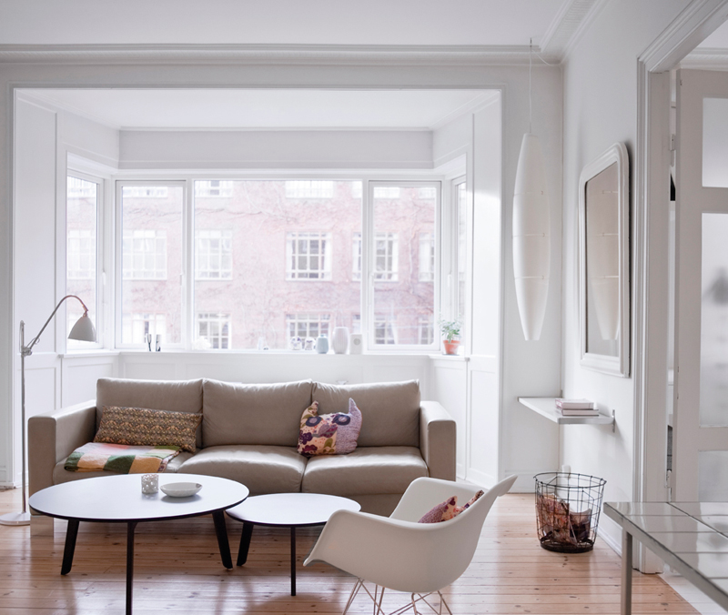 Cozy White Living Room Interior Design