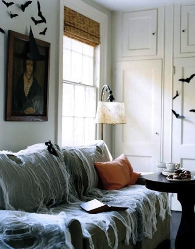 21 Stylish Living Room Halloween Decorations Ideas
