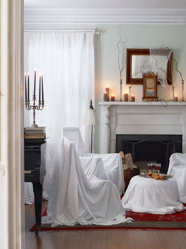 21 Stylish Living Room Halloween Decorations Ideas