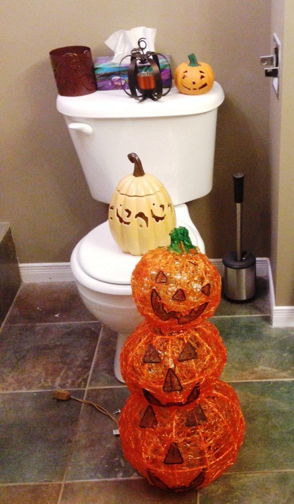 Halloween Decorations Bathroom to Scare Away Your Guests