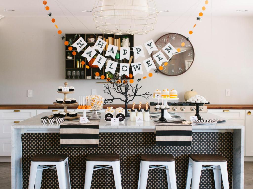 happy halloween decorations dining table