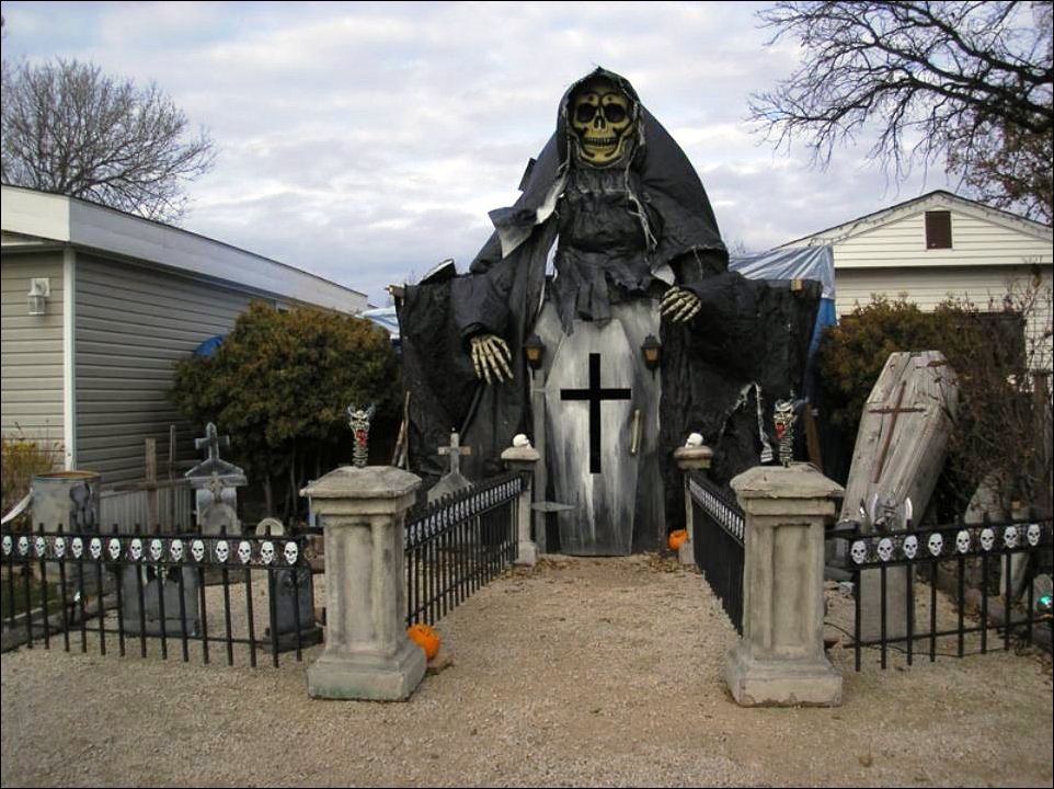 Scary Ghouls grim reaper halloween props Halloween Decorations Yard