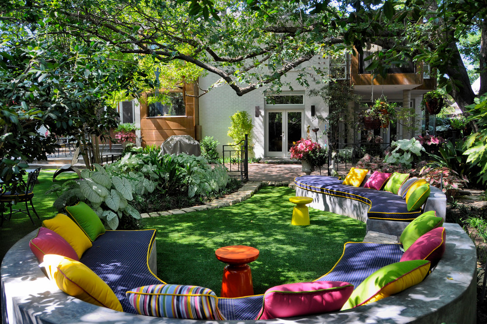 eclectic landscape outdoor Neutral color cushions
