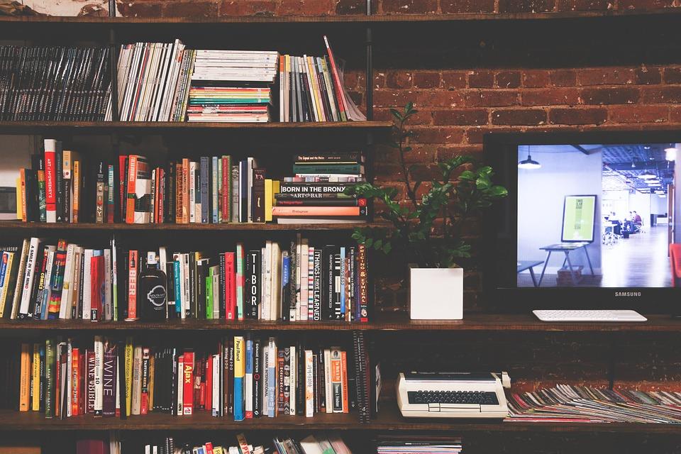 reading nook bookshelves