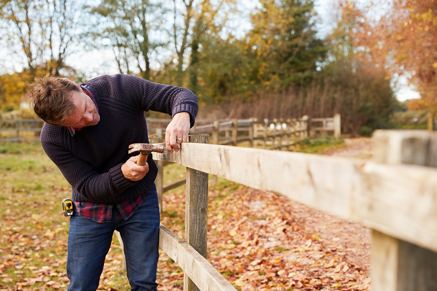 3 Things to Consider When Hiring a Fence Contractor. What not to Do When  Hiring?