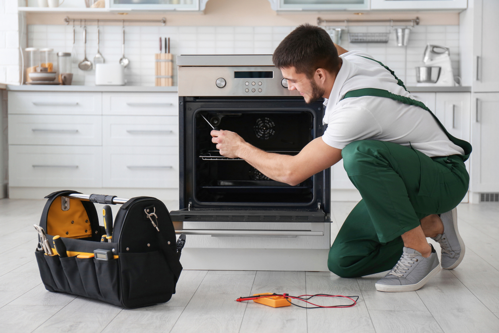 31,130 Appliance Repair Stock Photos, Pictures & Royalty-Free Images -  iStock