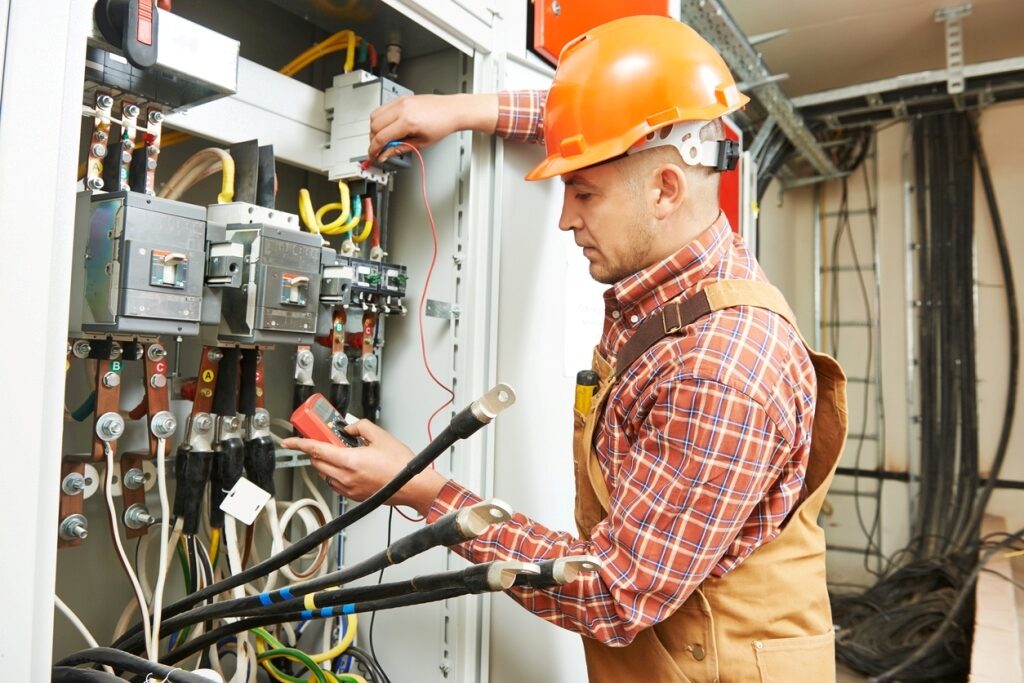 Hiring Electrician Contractors