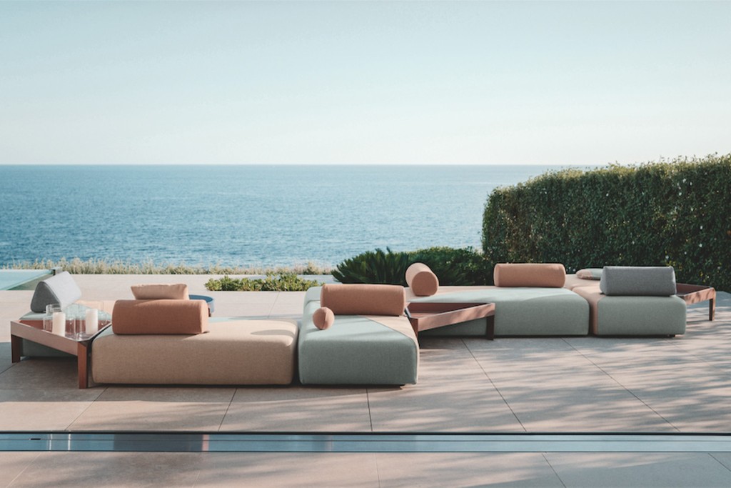 Outdoor Furnishings For Your Hotel
