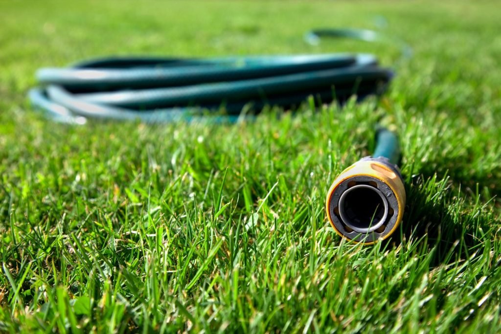 7 Essential Lawn Care Tools for New Homeowners » Residence Style