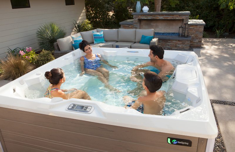 Jacuzzi at Home2
