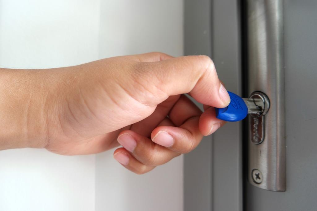 Why Hire the Services of Locksmith