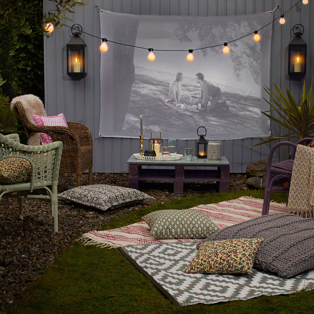 Outdoor TV for Home Cinema3