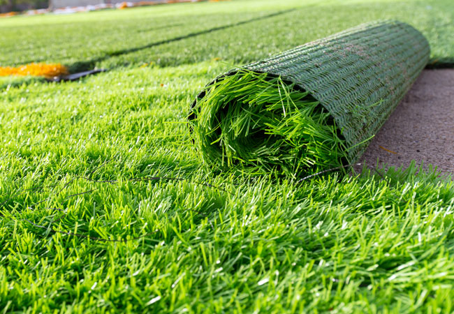 installing artificial grass1