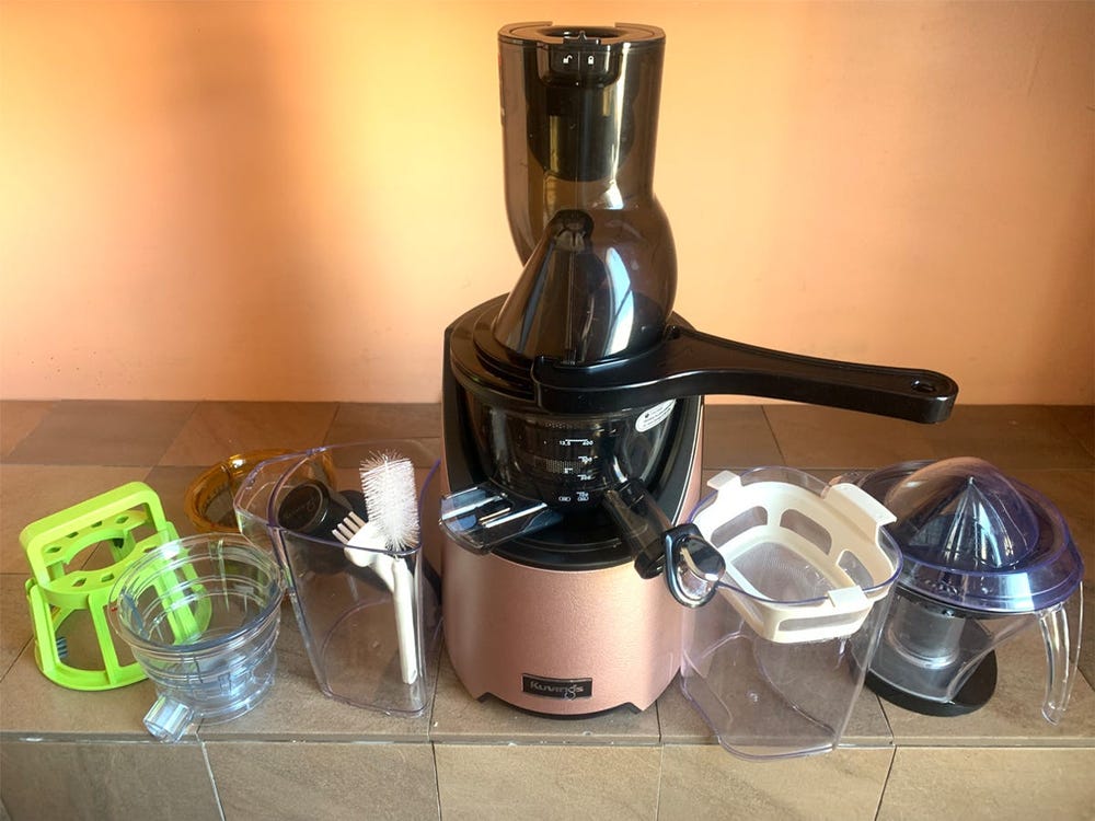 Using a Slow Juicer