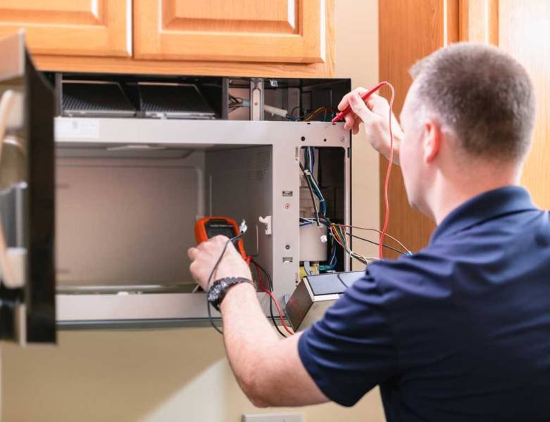 4 Tips to Consider When Looking for an Appliance Repair Service
