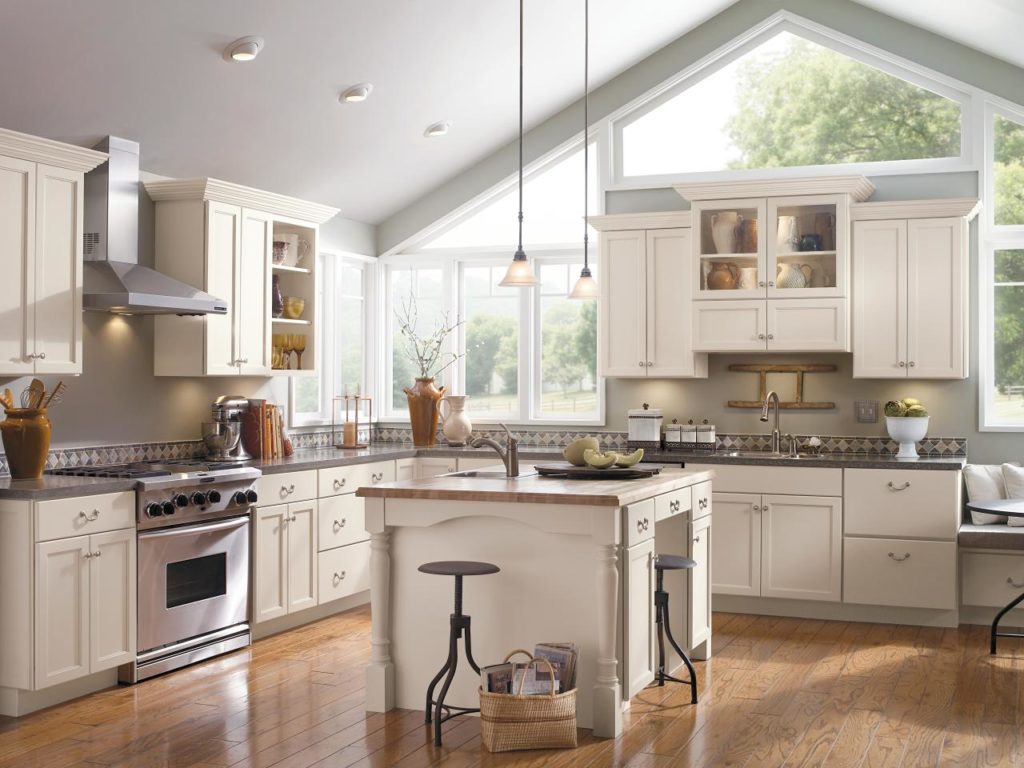 Current Kitchen Cabinets 1