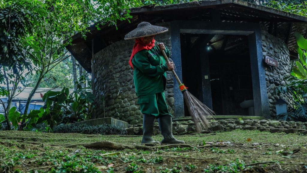 Gutter Cleaning1