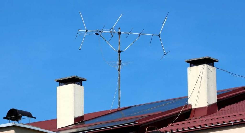 Outdoor TV Antenna Installation Cost for 2022 » Residence Style