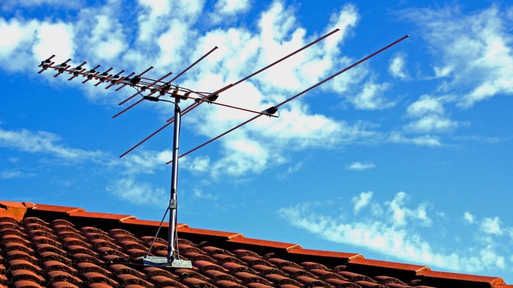 Outdoor TV Antenna Installation Cost for 2022 » Residence Style