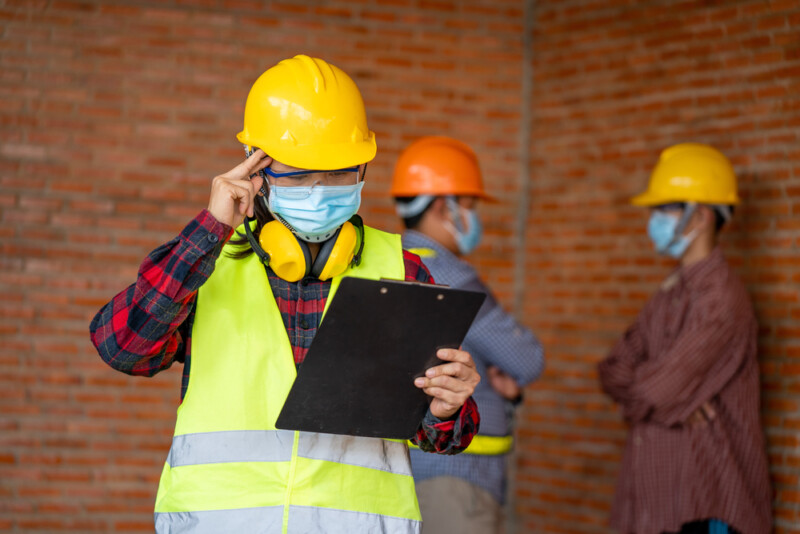 Engineer,Women,Wear,Protective,Face,Masks,For,Safety,At,Construction