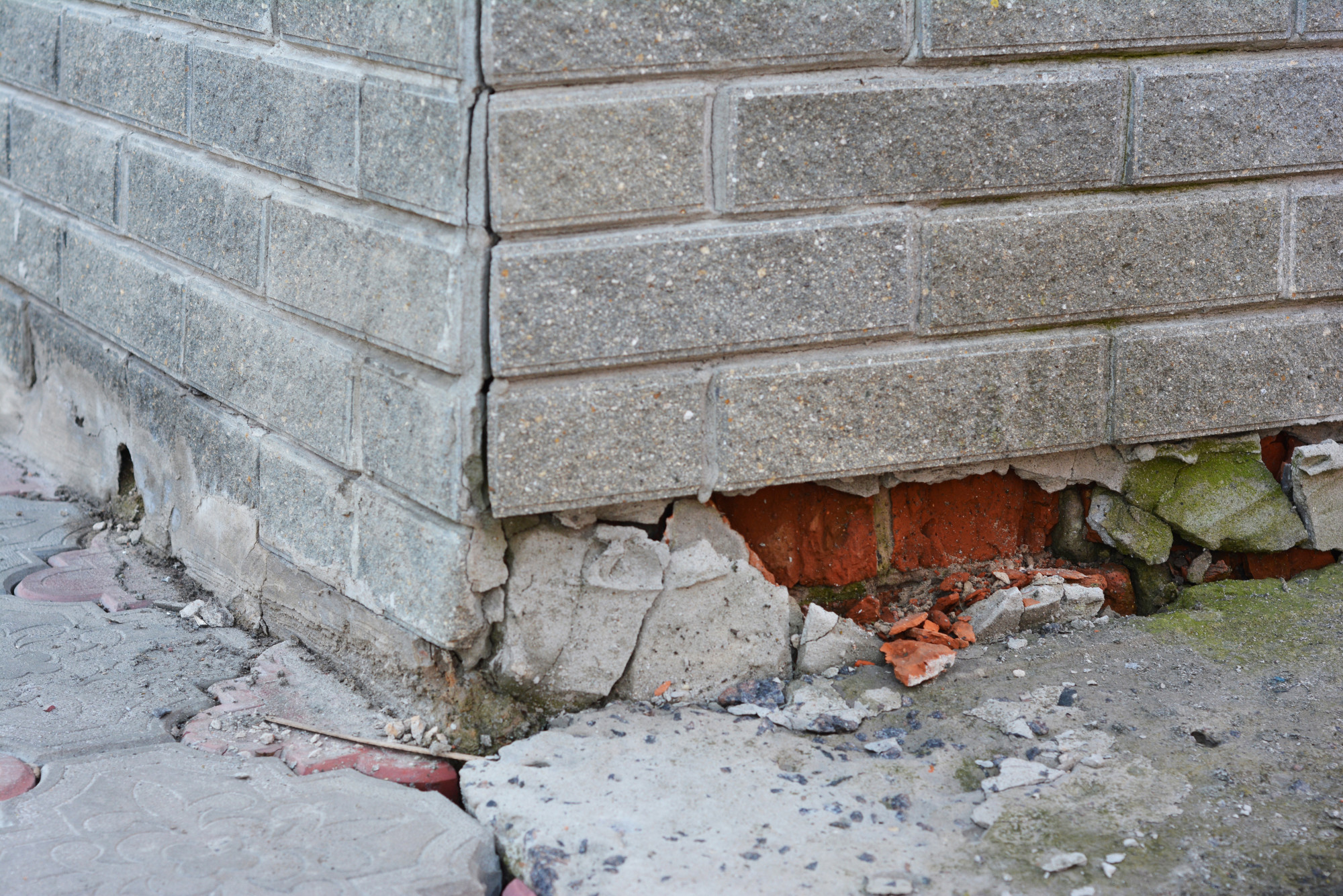 Foundation Repair – Warning Signs. House foundation repair. Foundation Repair. Broken Foundation House Brick Wall.