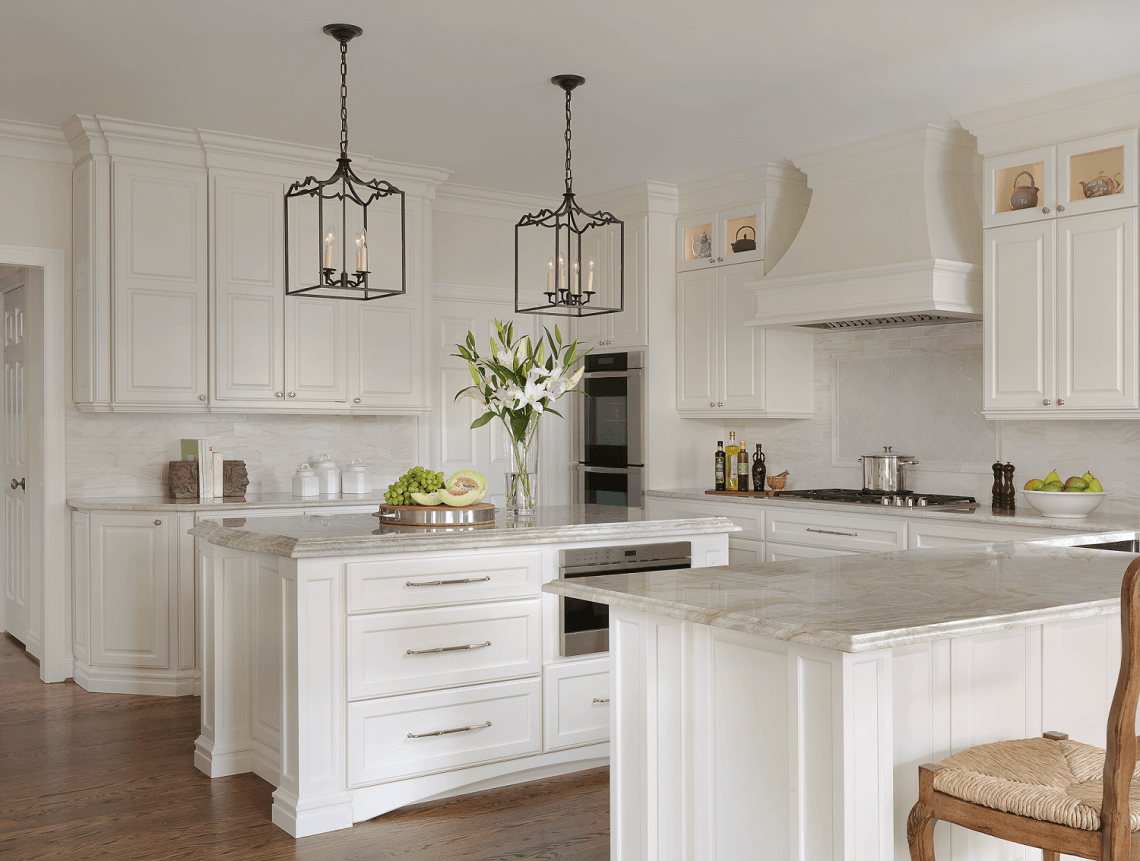 Traditional White Kitchen Cabinets 1