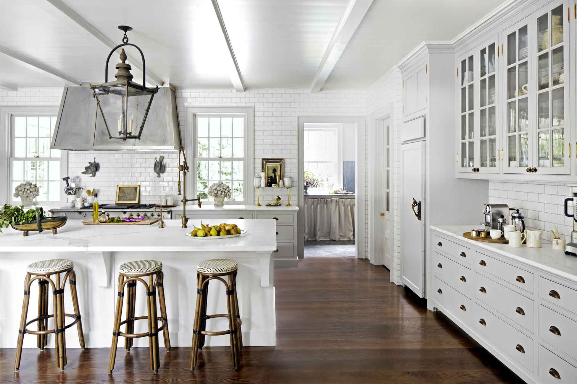 Traditional White Kitchen Cabinets 2