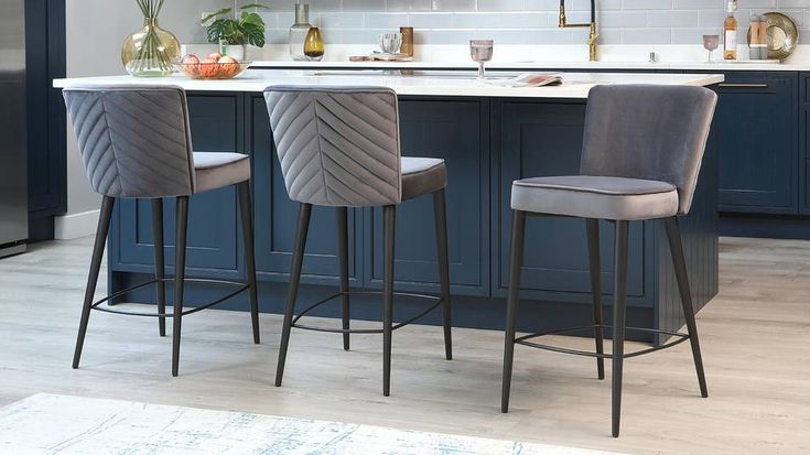 Velvet Barstools Pros and Cons 2