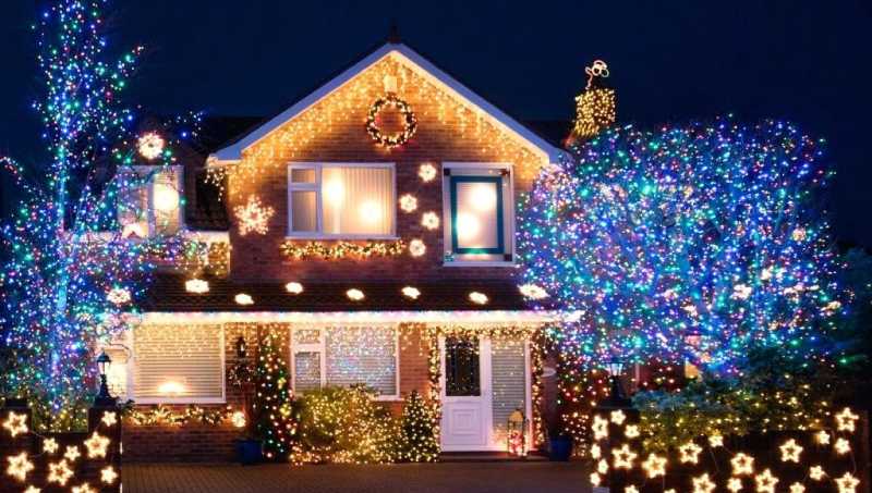 Use Christmas Decoration Lights 2