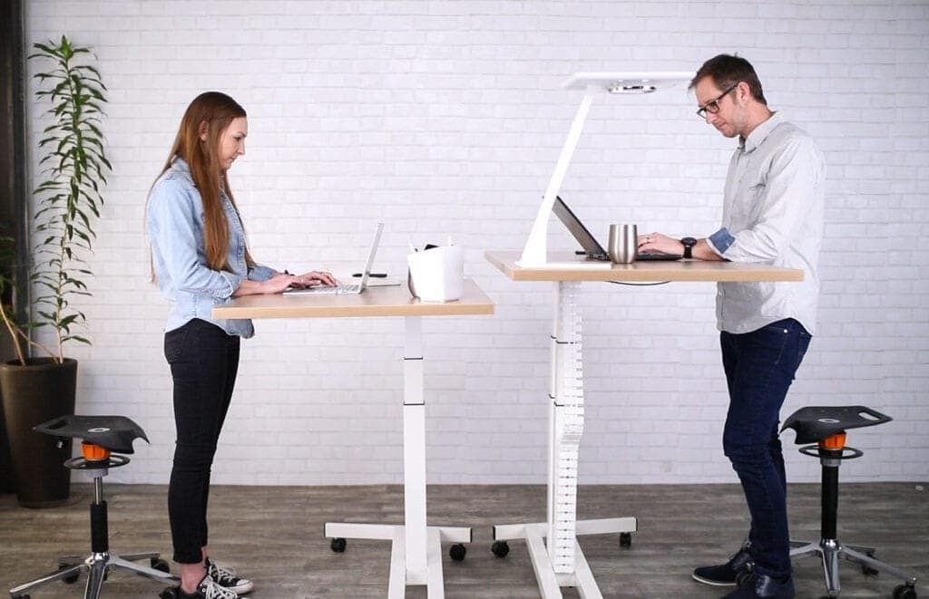 Benefits of Using a Standing Desk 1