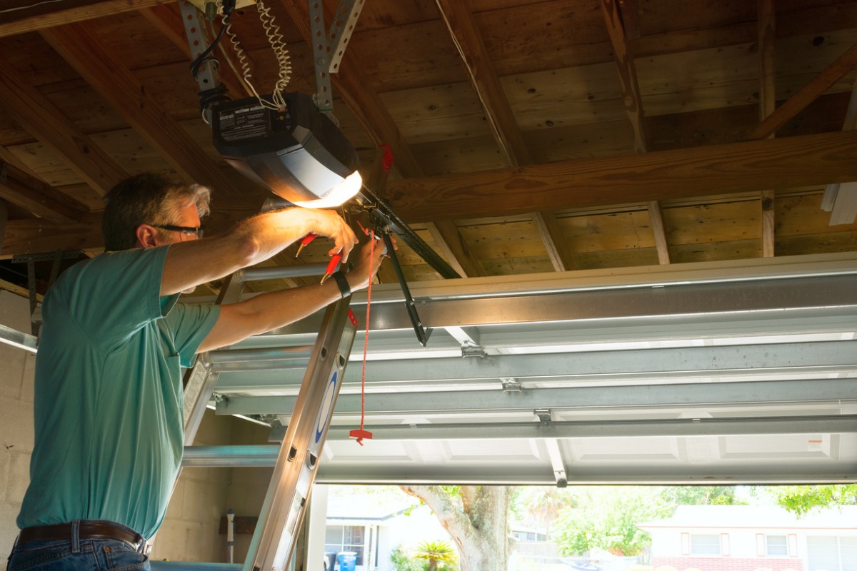 Repair a Garage Door 1