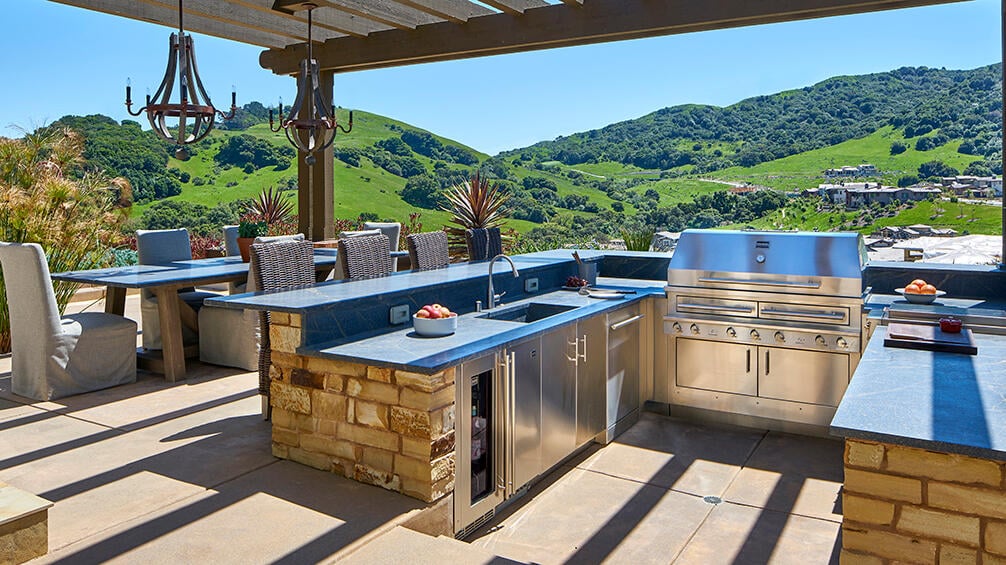 Ultimate Outdoor Kitchen 2