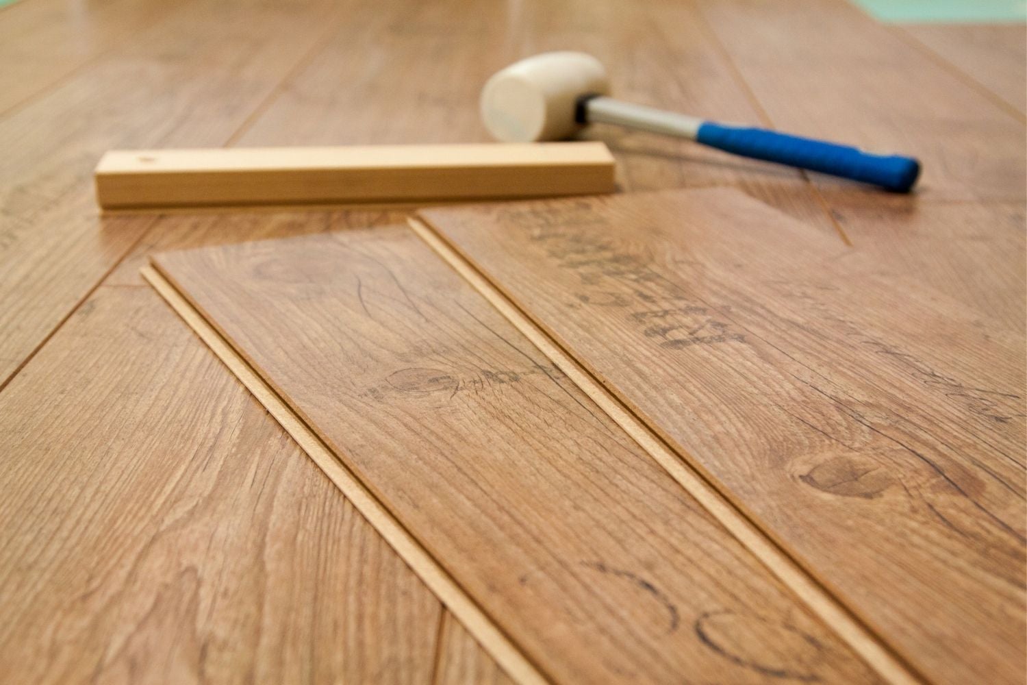 How to Install Laminate Flooring on Plywood 2
