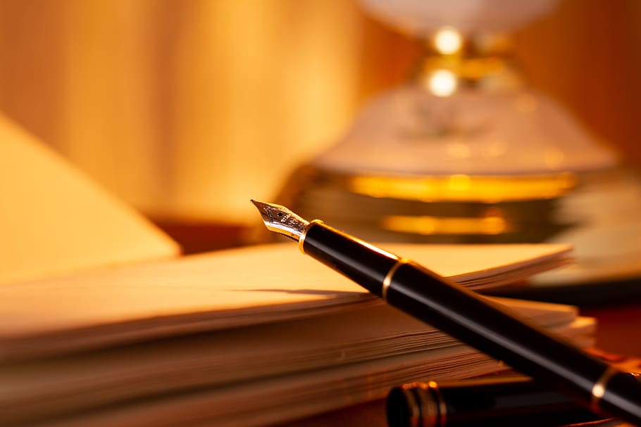 5 Best Writing Desks For Fountain Pens