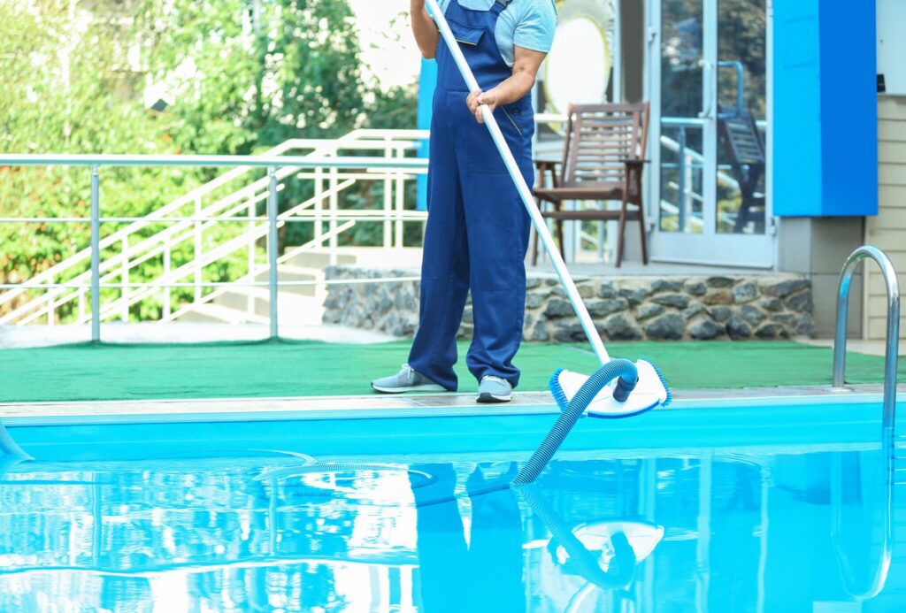 Mobile pool cleaning services 3