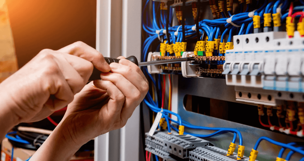 hiring a professional electrician 2