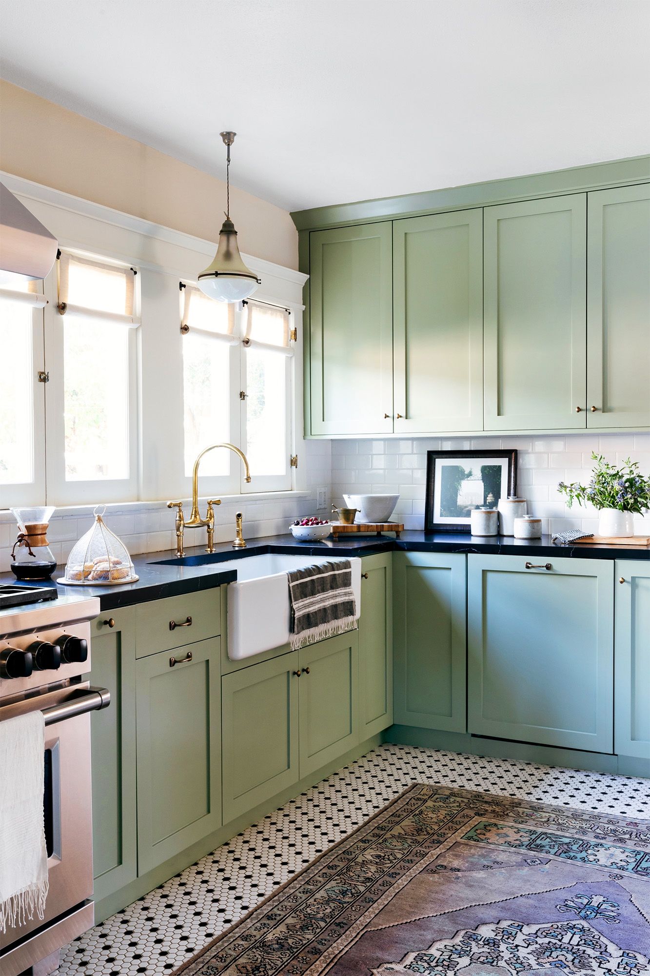 green kitchen cabinets design 2
