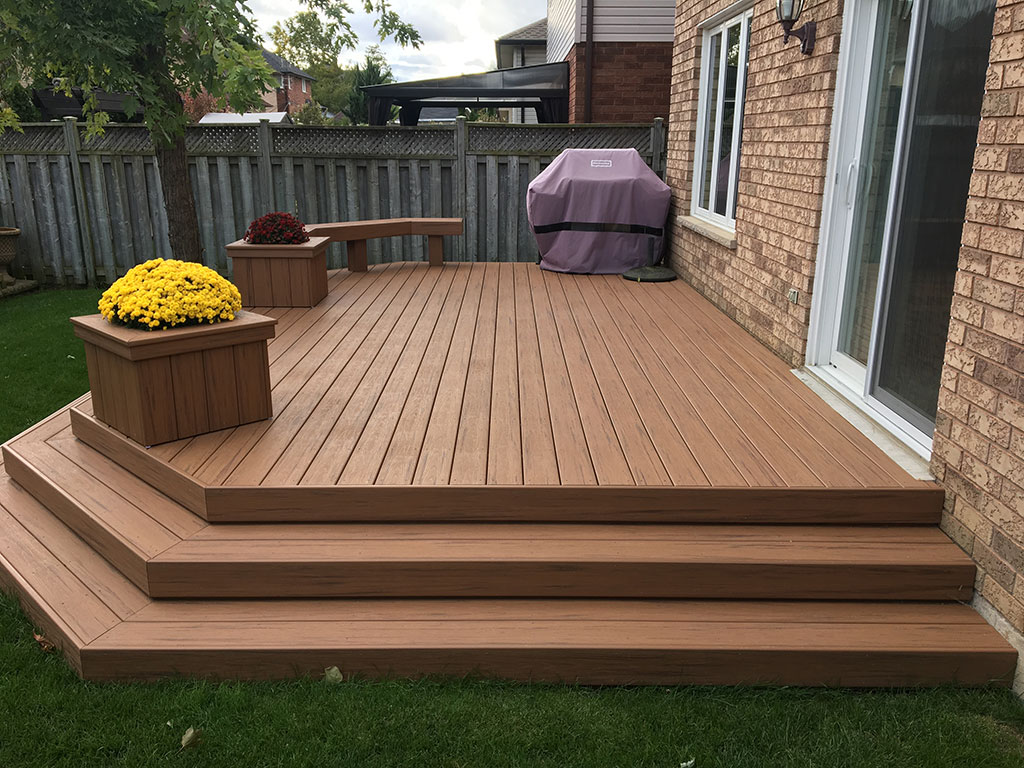 10 Signs You Need a New Deck 2