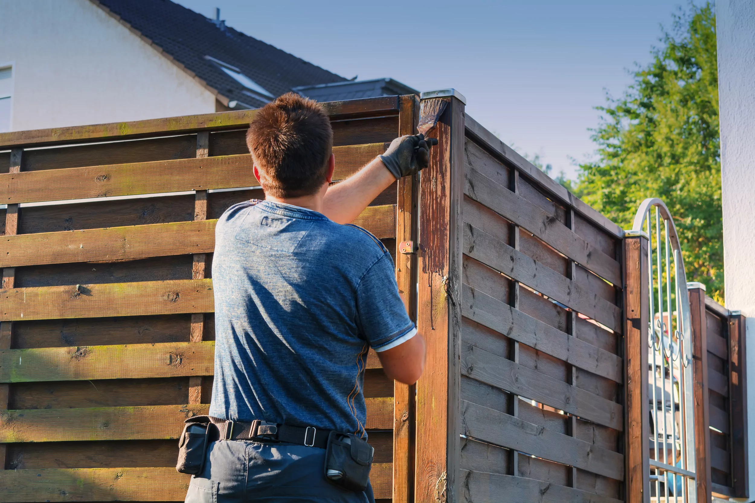 Choosing A Fence Staining Company 2