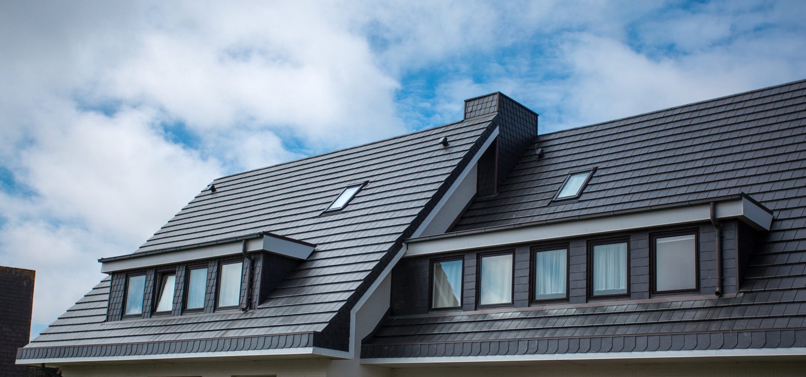 Slate vs. Asphalt Shingles A Comprehensive Comparison for Homeowners