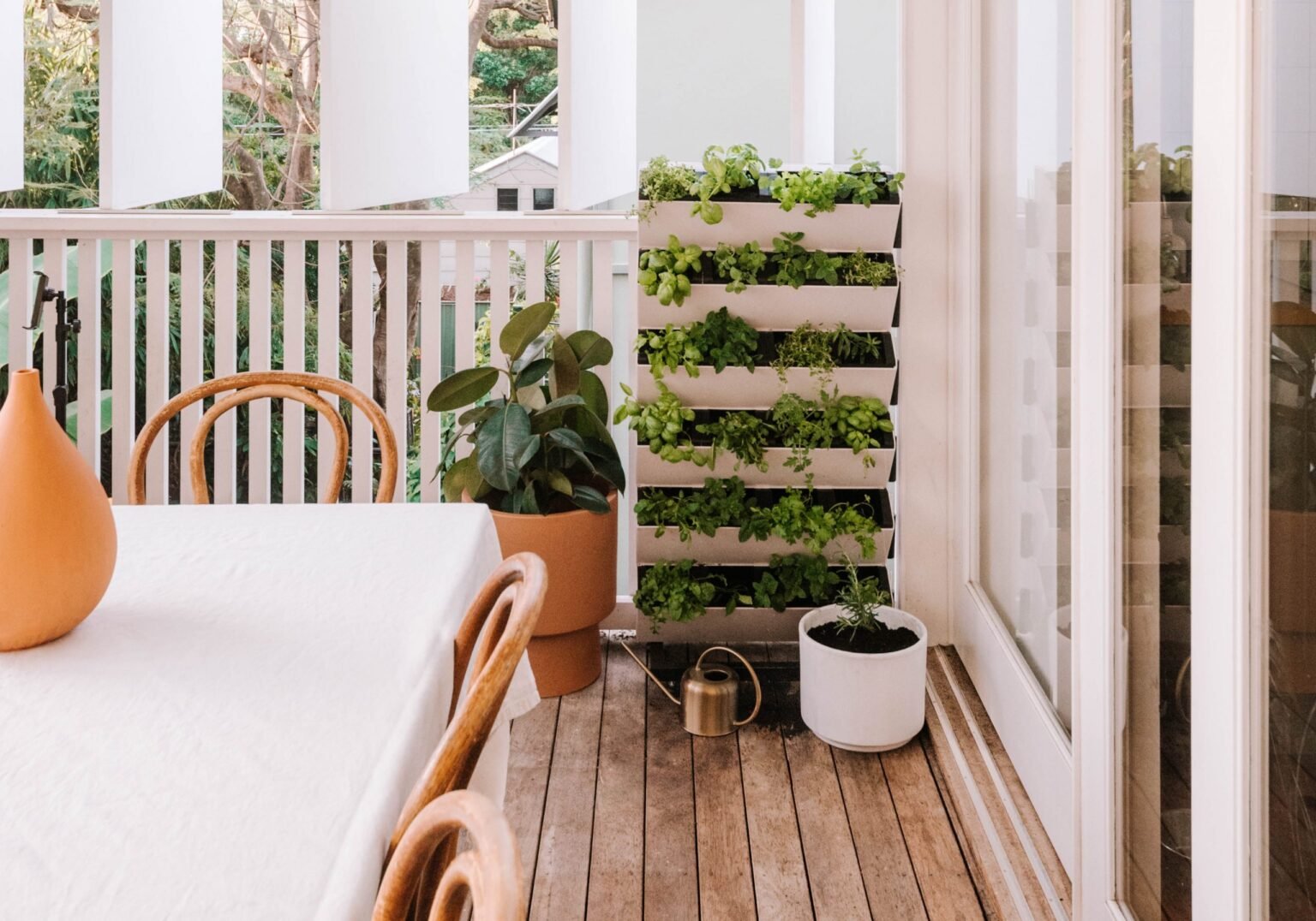 Fresh Look at 7 Brilliant Space Saving Interior Designs To Transform Your Small