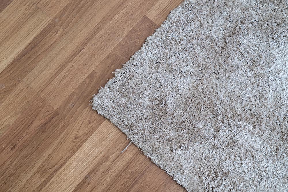 Carpet vs Vinyl Plank Flooring 1