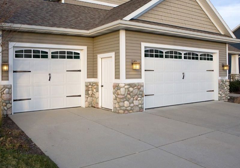 Install a Garage Door 1