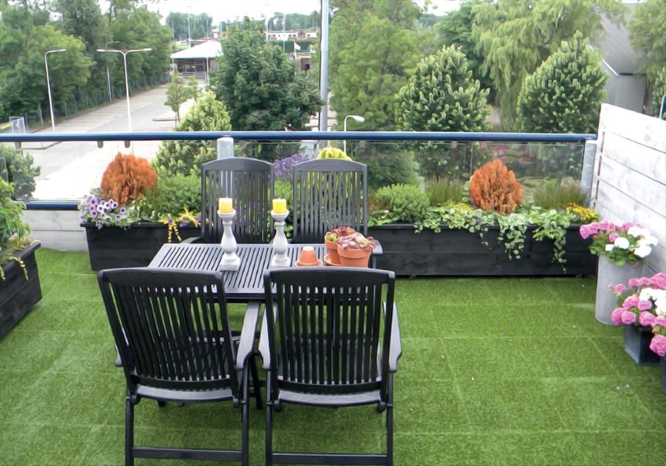 Maintain Artificial Grass in Balcony 1