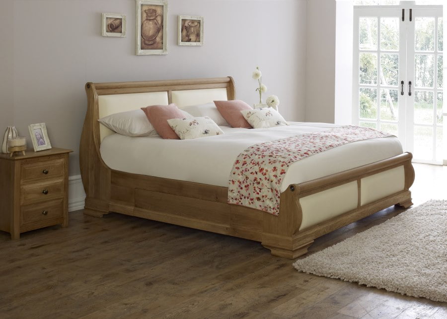 Sleigh Bed 1